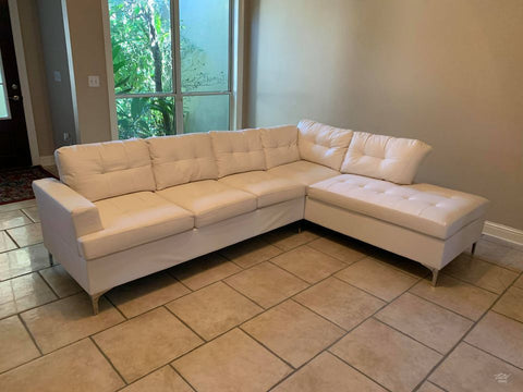 Vintage Collection White Tufted Sectional w/Chaise Lounge