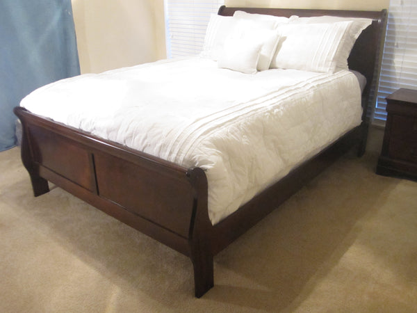 Mayville Collection Cherry Sleigh Bedroom Set