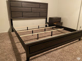 Davi Collection 4pc King Bedroom Set w/Wood Grain Design